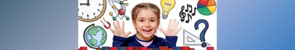 dziewczynka na tle zegara nut i innych obrazów sugerujących rozwijanie talentów.